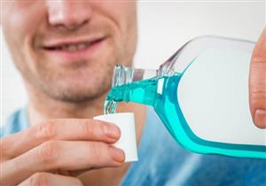 فوائد مذهلة لغسول الفم.. الإفراط فيه يهدد بأمراضٍ خطيرة