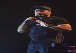 بالصور.. تامر حسني يتألق في الحفل السنوي للجامعة الروسية