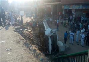 بالصور.. مصرع شخصين وإصابة 6 آخرين في انقلاب سيارة أعلى "دائري المرج"