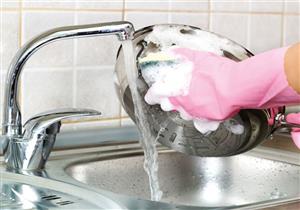 هل تكره غسل الأواني؟ إليك حركة الإناء الواحد 