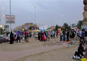 بـ"التكبيرات والبلالين".. امتلاء ساحة مسجد الحصري بالمصلين لأداء صلاة العيد