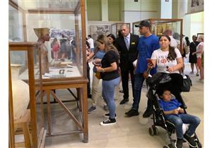 حارس ريال مدريد يصل إلى الغردقة برفقة أسرته