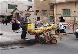 الصيف في الإسكندرية.. مهن تنتعش وشباب تبحث عن فرص جديدة للرزق (صور)