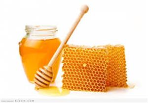 يقوي المناعة ويعالج البشرة.. 6 فوائد لا تتوقعها لشمع العسل