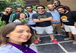  هبة مجدي بالحجاب في كواليس "نصيبي وقسمتك 3"