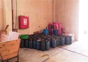 ضبط زيوت سيارات معاد تدويرها ومواد غذائية فاسدة في بني سويف