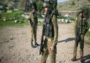  الجيش الإسرائيلي يطلق قنابل مضيئة على الحدود مع لبنان ويمشط المنطقة