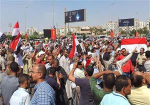 الآلاف يحتشدون أمام المنصة تحت شعار "في حب مصر"