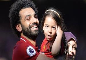 بيانو وأغنية أجنبية.. مكة محمد صلاح تخطف الأنظار بموهبتها الفنية