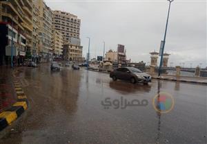 بالصور.. الإسكندرية تستقبل أول أيام السنة الجديدة بأمطار غزيرة