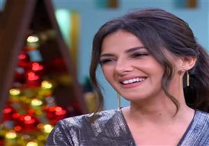 فيديو| دنيا سمير غانم تكسر الأطباق في أحد مطاعم دبي