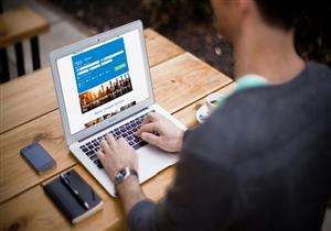 "العالم أصبح رقميًا".. كيف تُحل أزمة حجز الفنادق أون لاين مع شركات السياحة؟