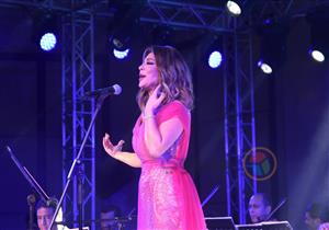 بالصور- أصالة تتألق بحفل غنائي لصالح مرضى السرطان