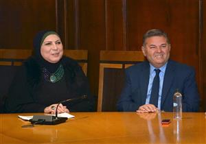 التجارة" و"قطاع الأعمال" يبحثان سبل زيادة الصادرات المصرية لأفريقيا