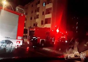 نيران في الطابق الأخير.. حريق هائل يلتهم شقة سكنية بالخصوص