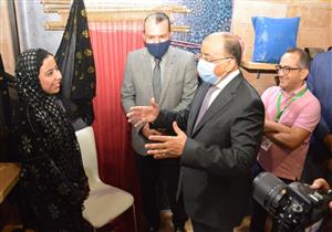 وزير التنمية المحلية يتفقد معرض "تراثنا" للحرف اليدوية والتراثية