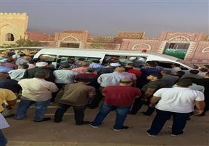 صور.. دفن والدة الشهيد المنسي بجوار مقبرة ابنها في "الروبيكي"