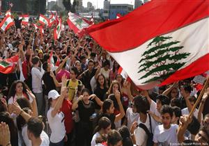 لبنان: إحراق مجسم الثورة في وسط بيروت.. والشرطة تلقي القبض على 4 متهمين