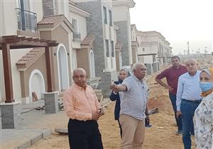 نائب رئيس "المجتمعات العمرانية" يتفقد مشروعات المرافق بالعاصمة الإدارية (صور)