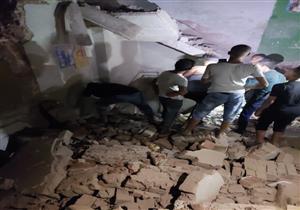  3 مصابين في انهيار منزل من 4 طوابق بسوهاج (صور)