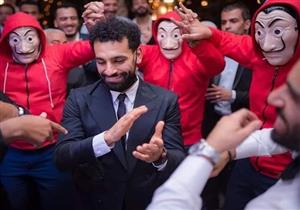 محمد صلاح يرقص على مهرجان "هنعمل لغبطيطا".. وهكذا علّق عمر كمال (فيديو)