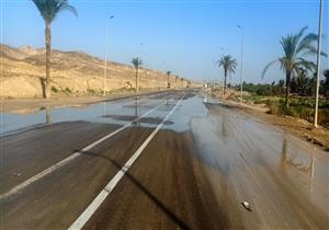 صور.. فتح جميع الطرق في جنوب سيناء عقب تحسن الأحوال الجوية