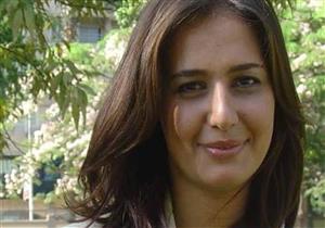 حلا شيحة تحمل المصحف.. وتعلق: "لحظات مع القرآن"