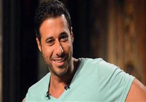 أحمد السعدني يحتفل من المدرجات بفوز الأهلي: أبطال إفريقيا (فيديو)