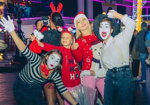 بالصور.. بابا نويل يوزع الهدايا في احتفالات الكريسماس بشرم الشيخ