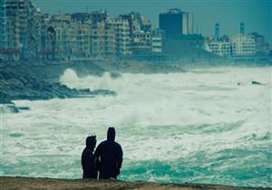 "روح اسكندرية في صور".. قطب يوثق "البلد الحقيقية" قبل اختفائها