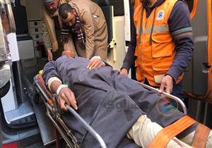 بالأسماء.. مصابو حادث صحراوي أسيوط في مستشفى منفلوط (صور)