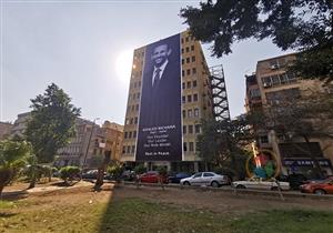 "قائدنا ومثلنا الأعلى".. نعي خالد بشارة على مقر الشركة التي أسسها