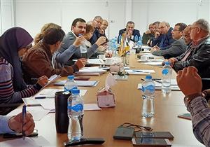 نائب وزير الإسكان يلتقي الشركات المُنفذة للحدائق المركزية بالعاصمة الإدارية