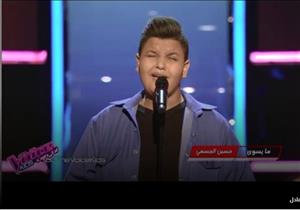 فيديو| يغني لصديقه المنتحر بسبب التنمر.. حماقي يؤهل عمر عادل في "The voice kids"