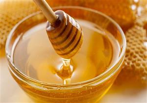 "الصحة" تنصح بتناوله لمحاربة كورونا.. كيف نميز بين العسل الأصلي والمغشوش؟ 