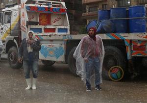 "مبناخدش إجازة".. سائقو النقل الثقيل على طريق "أكل العيش" رغم العواصف