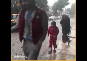 في حدائق المعادي.. أمطار مستمرة تشل حركة المواطنين