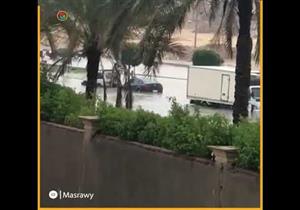 غرق سيارات بشارع التسعين الشمالي بالتجمع الخامس (فيديو)