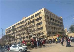 بالصور.. مسجل خطر يهدد بالانتحار من الطابق الخامس بمحكمة كفرالشيخ 