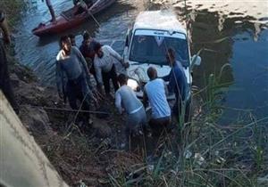 إصابة شخصين في سقوط ميكروباص بترعة المريوطية