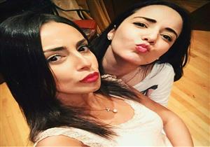 بصورة من العُمرة.. إسراء عبدالفتاح تهنئ سارة درزاوي بعيد ميلادها