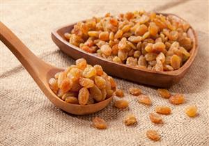 تأثير مذهل.. هذا ما يحدث لجسمك عند تناول ماء الزبيب على الريق