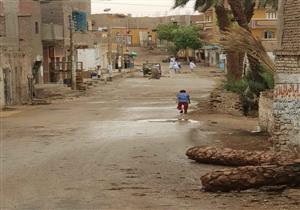 بالصور.. سقوط أمطار غزيرة على أدفو بأسوان