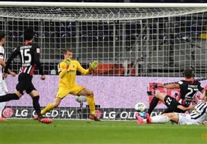 مباراة الأهداف الستة.. فرانكفورت يفلت من السقوط أمام فرايبورج بالدوري الألماني (فيديو)