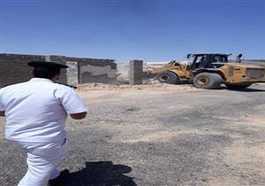 تنفيذ ٥ قرارات لإزالة التعديات والمخالفات على الأراضي الواقعة بنطاق مدينة العلمين الجديدة   