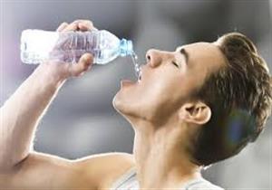 علماء ألمان يوضحون فوائد تناول كوب ماء على الريق يوميًا 