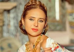 محمد عز العرب ينشر صورة مع نيللي كريم من كواليس "بـ100 وش" 