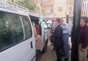 بالصور.. نائب محافظ سوهاج يتفقد مواقف سيارات الأجرة