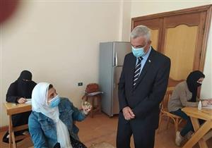 رئيس جامعة المنوفية يتفقد سير الامتحانات النهائية للفرقة الرابعة