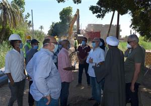 صور.. محافظ الأقصر يتفقد سير العمل داخل 4 مشروعات 